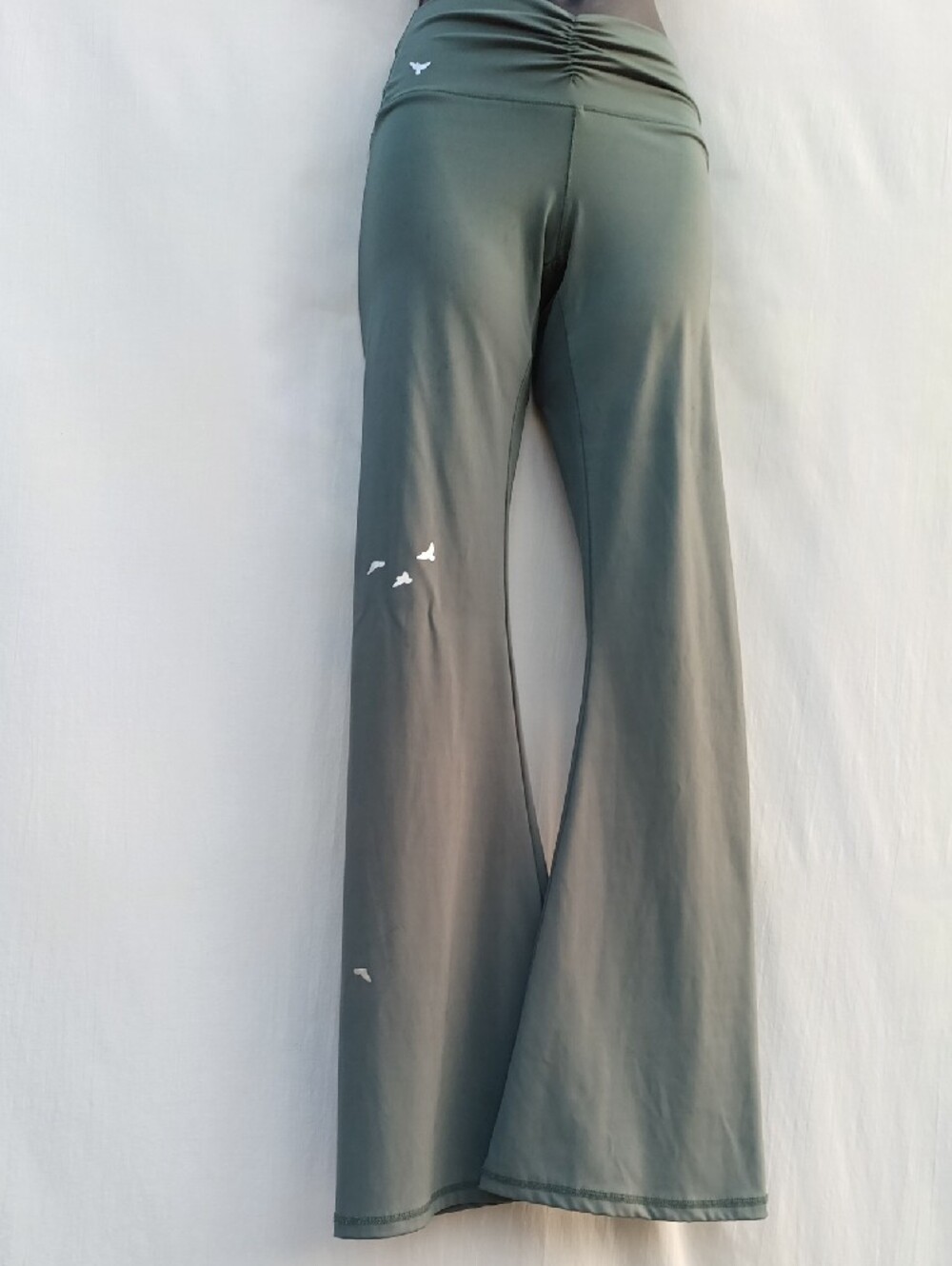 Sculpting High-Rise Active Pant in Sea Foam Green W Subtle Silver Bird Accent